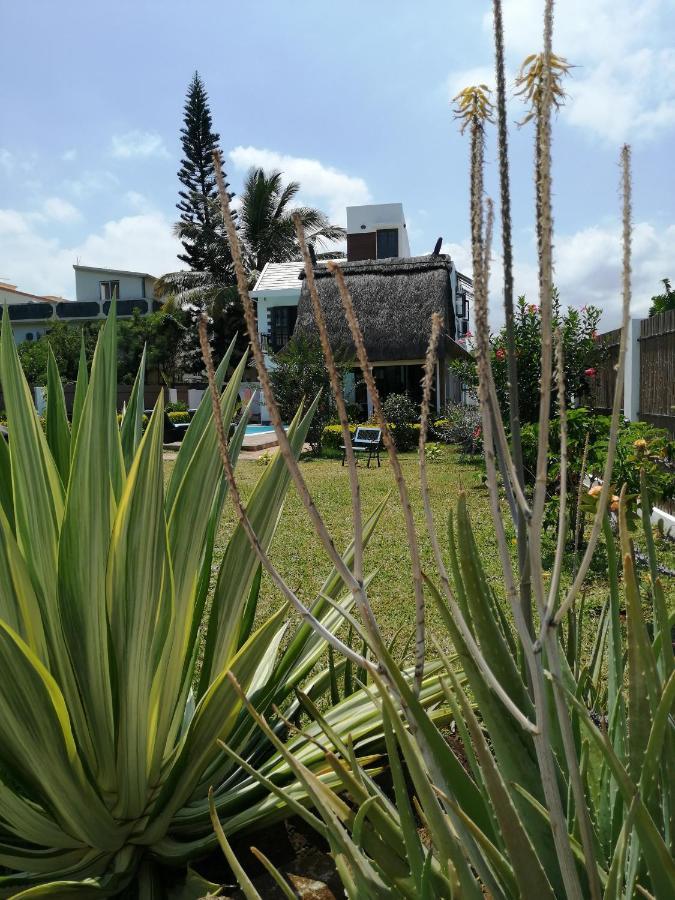 Villa Kayana Flic en Flac Bagian luar foto