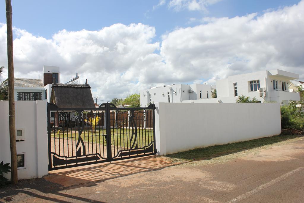 Villa Kayana Flic en Flac Bagian luar foto