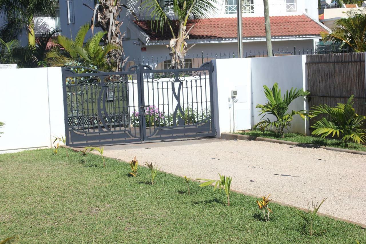 Villa Kayana Flic en Flac Bagian luar foto